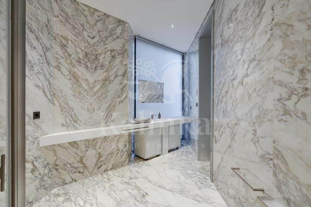 3-этажный коттедж 2 600 м² с отделкой