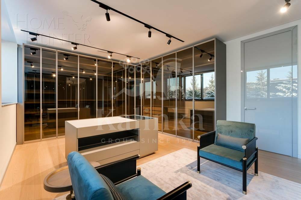 3-этажный коттедж 2 600 м² с отделкой