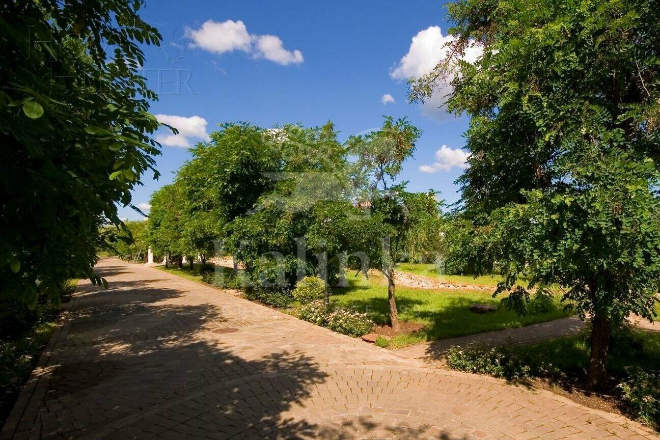 2-этажный коттедж 2 000 м² с отделкой