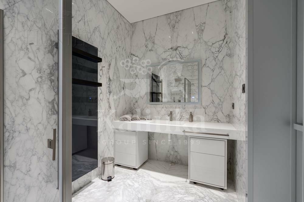 3-этажный коттедж 2 600 м² с отделкой