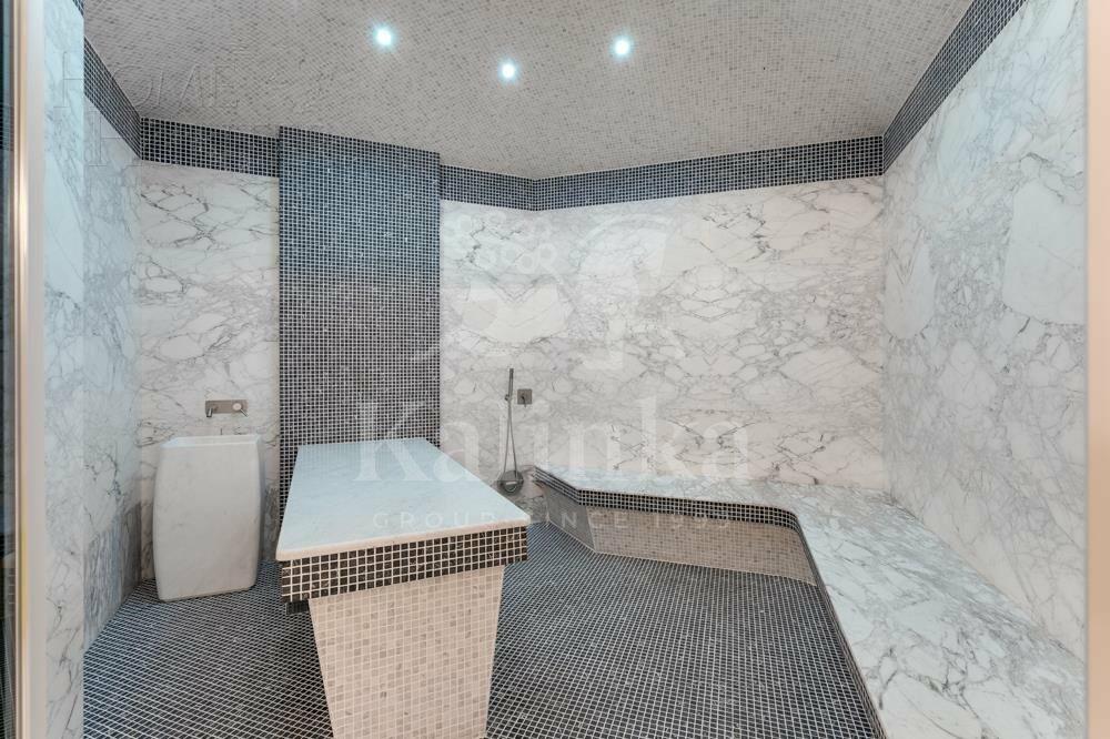 3-этажный коттедж 2 600 м² с отделкой