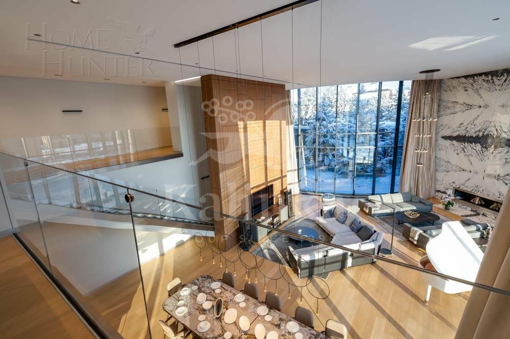 3-этажный коттедж 2 600 м² с отделкой