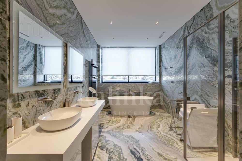 3-этажный коттедж 2 600 м² с отделкой