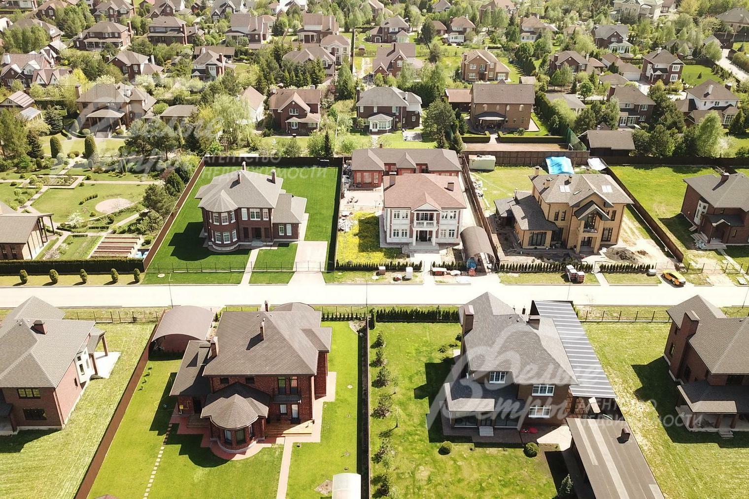 2-этажный коттедж 393 м² без отделки