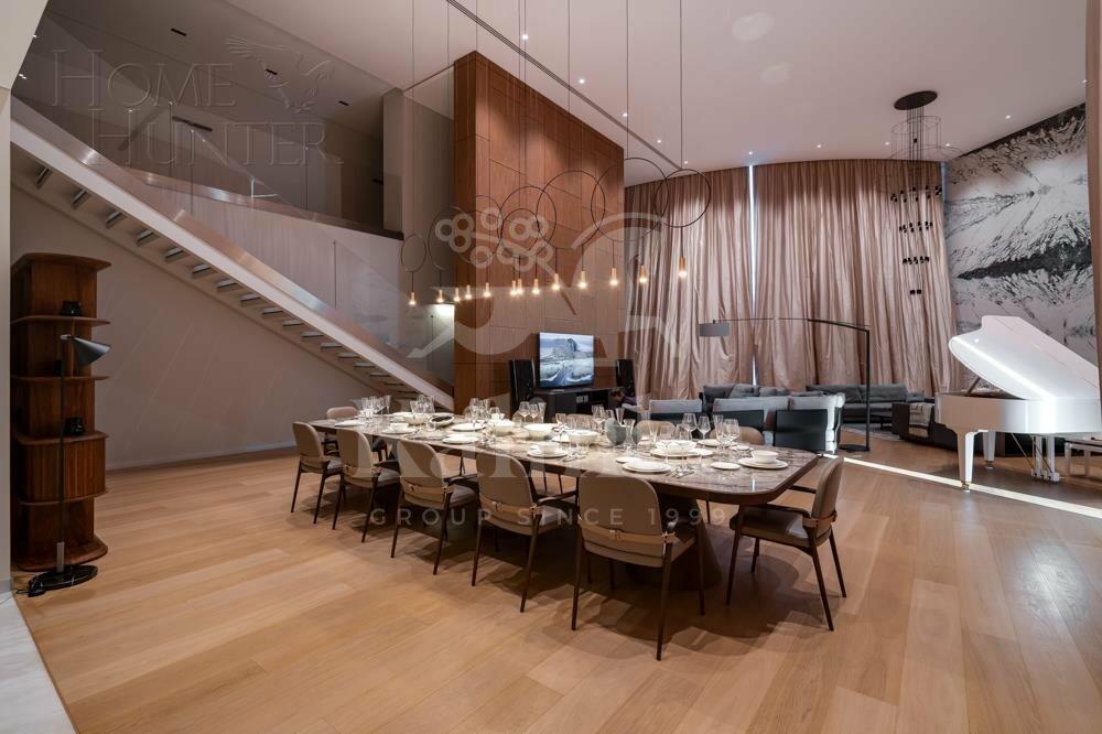 3-этажный коттедж 2 600 м² с отделкой