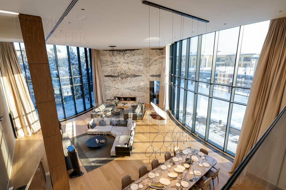 3-этажный коттедж 2 600 м² с отделкой