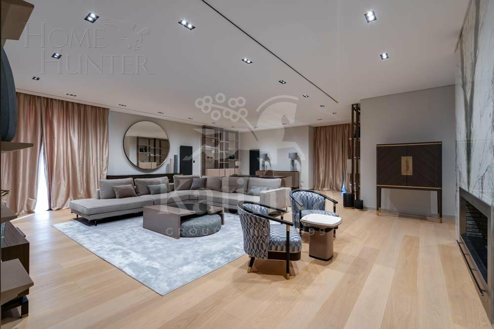 3-этажный коттедж 2 600 м² с отделкой