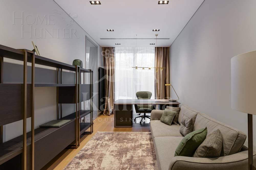 3-этажный коттедж 2 600 м² с отделкой
