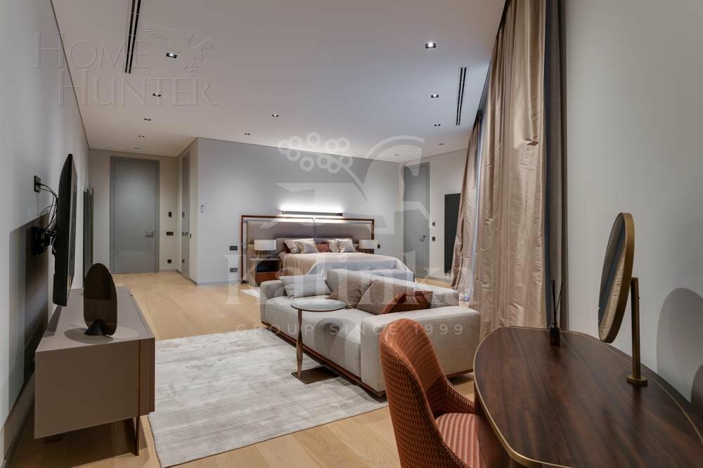 3-этажный коттедж 2 600 м² с отделкой