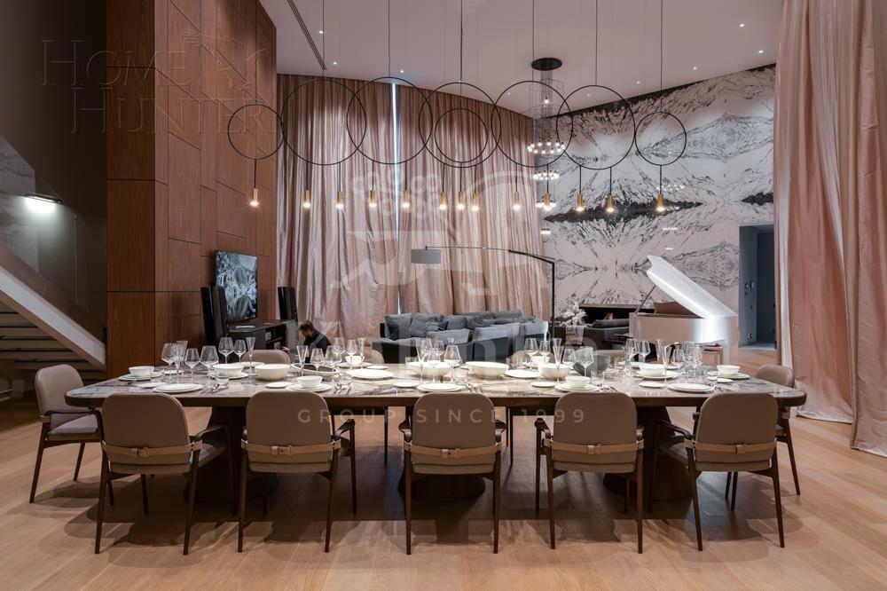 3-этажный коттедж 2 600 м² с отделкой