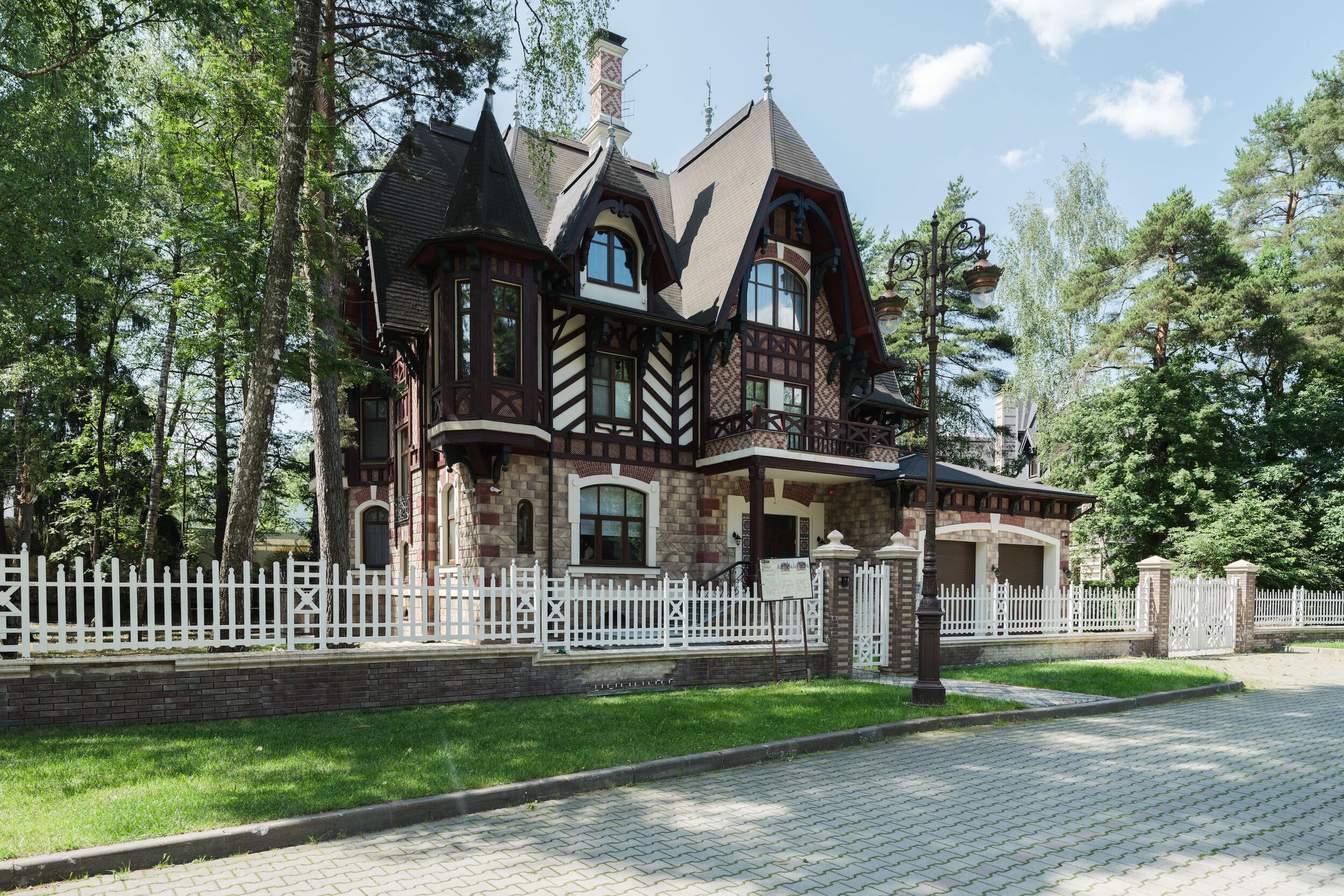 2-этажный коттедж 639 м² с отделкой