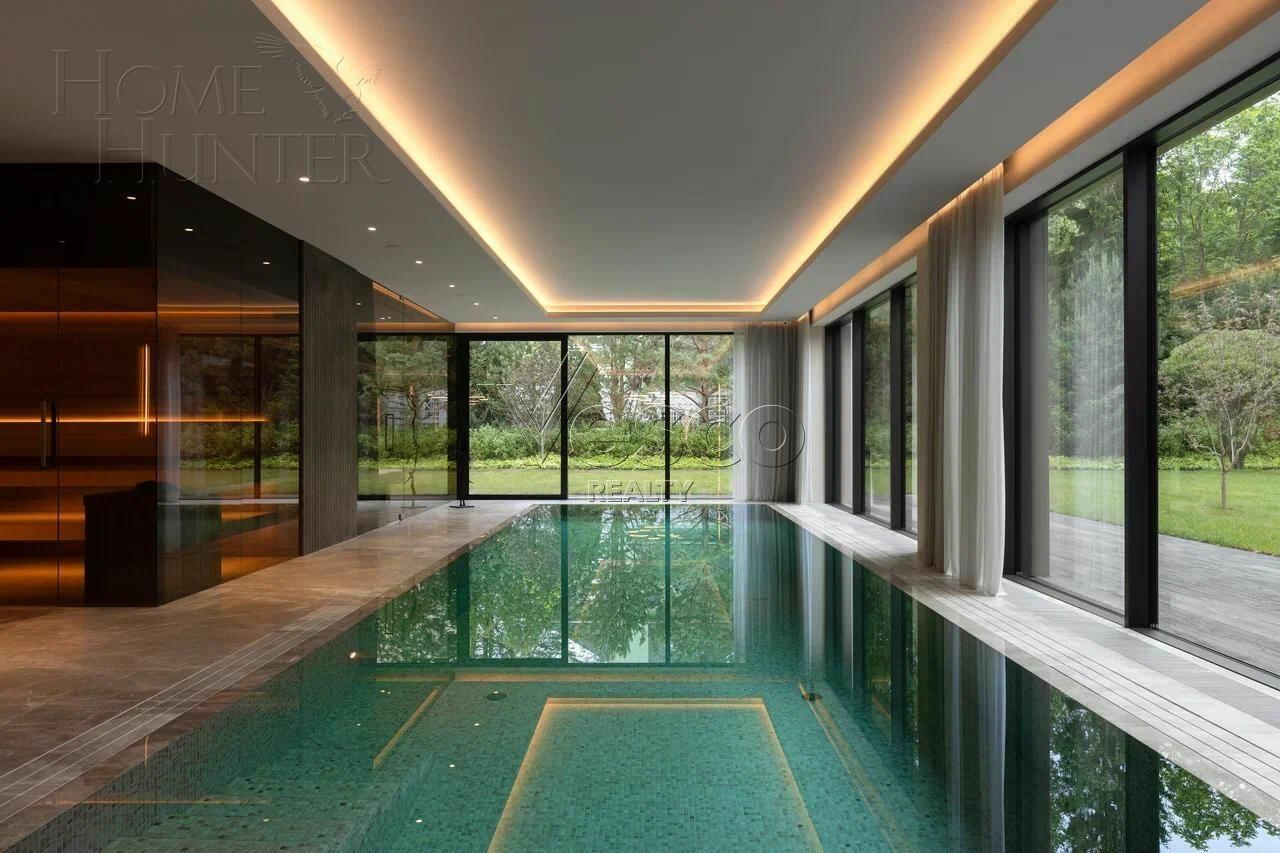 2-этажный коттедж 2 150 м² с отделкой