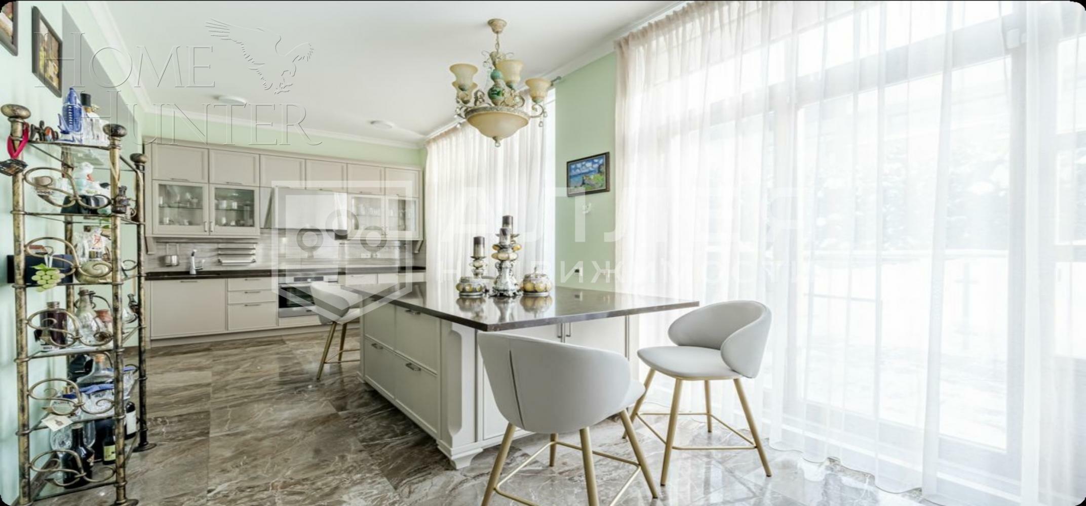 3-этажный таунхаус 275 м² с отделкой