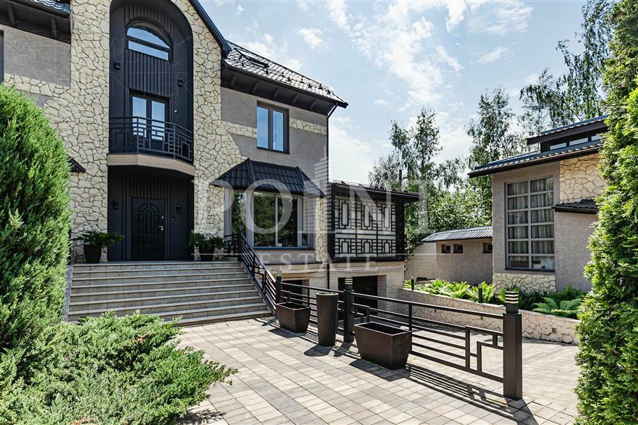 2-этажный коттедж 500 м² с отделкой