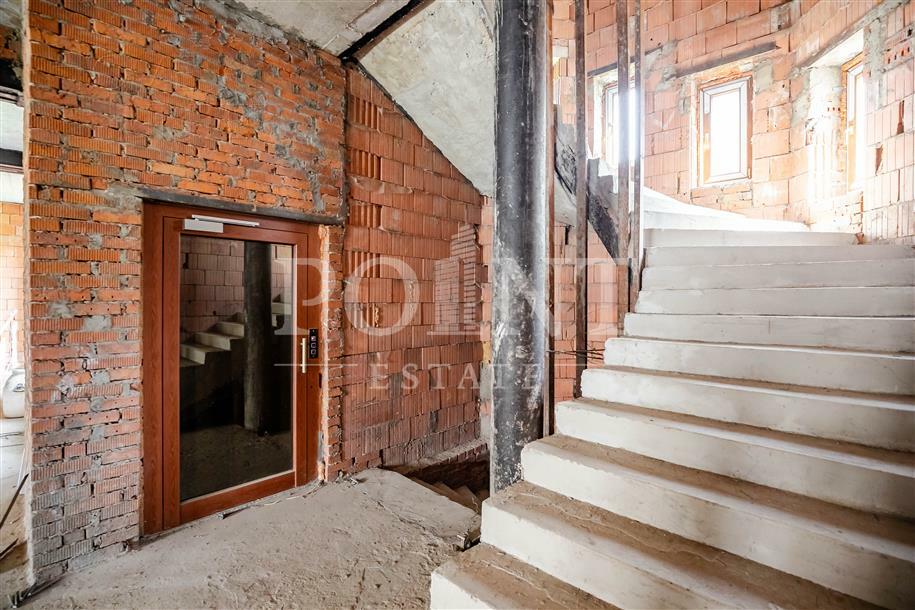 2-этажный коттедж 1 000 м² без отделки