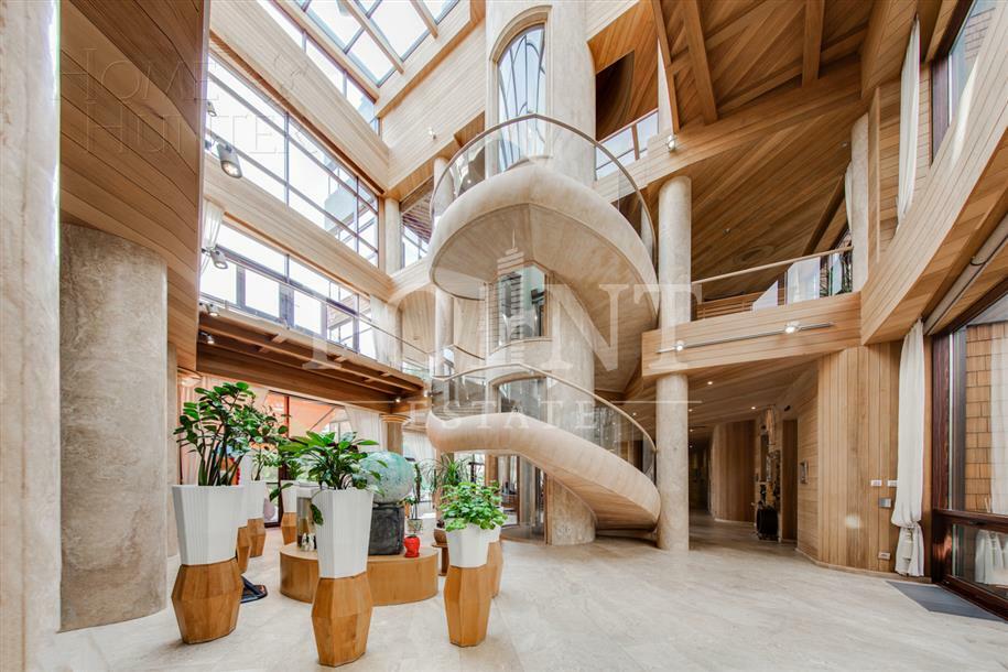 3-этажный коттедж 3 390 м² с отделкой