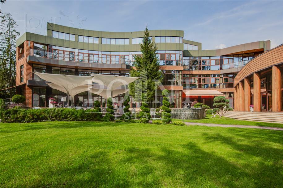 3-этажный коттедж 3 390 м² с отделкой