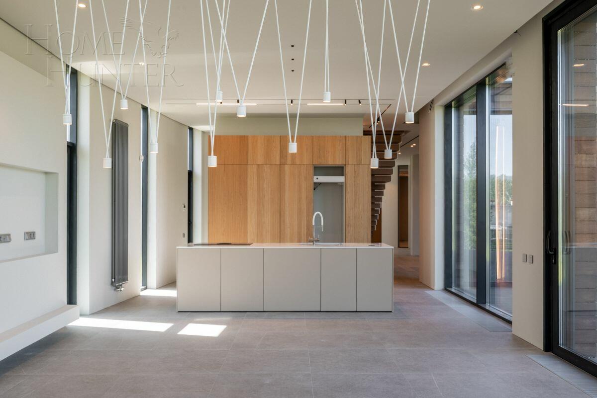 2-этажный коттедж 830 м² с отделкой