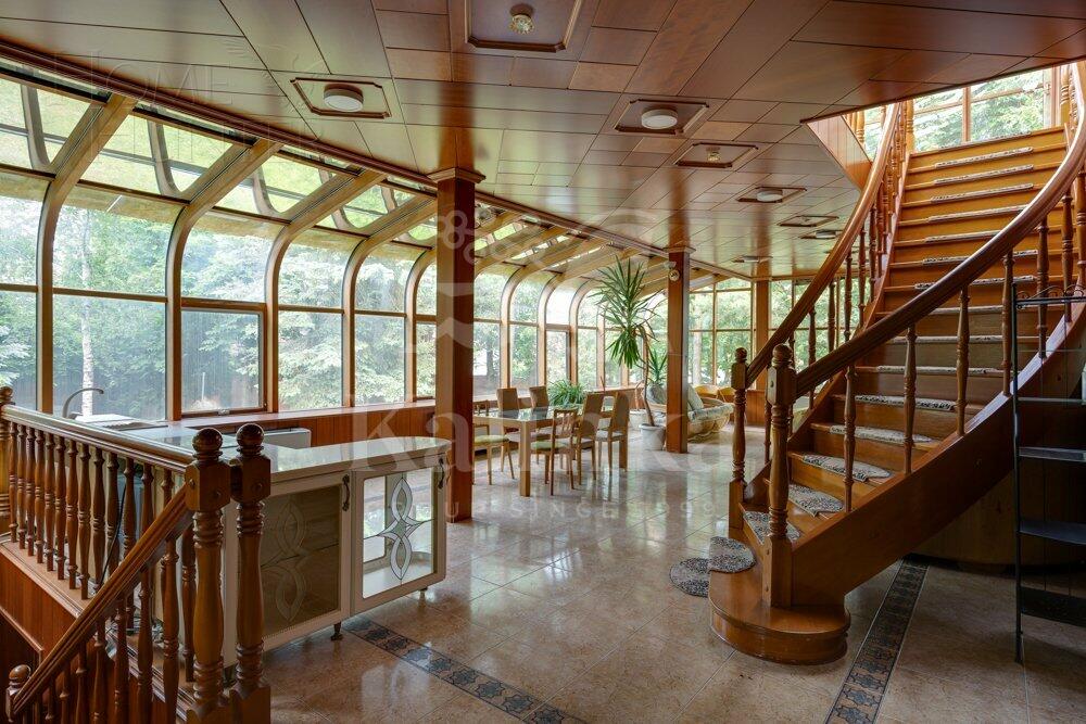 2-этажный коттедж 650 м² с отделкой