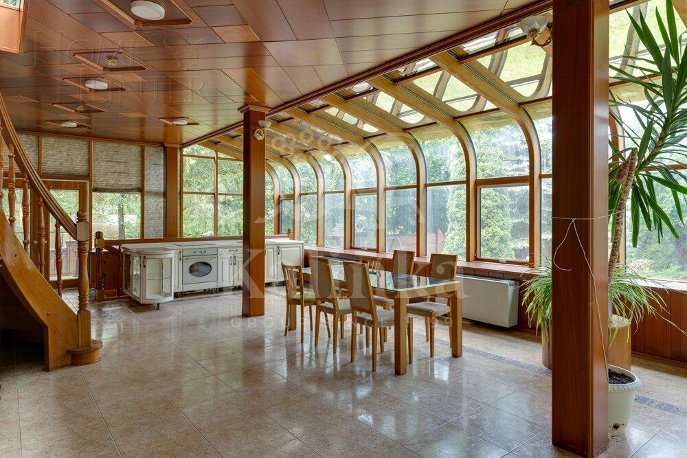 2-этажный коттедж 650 м² с отделкой