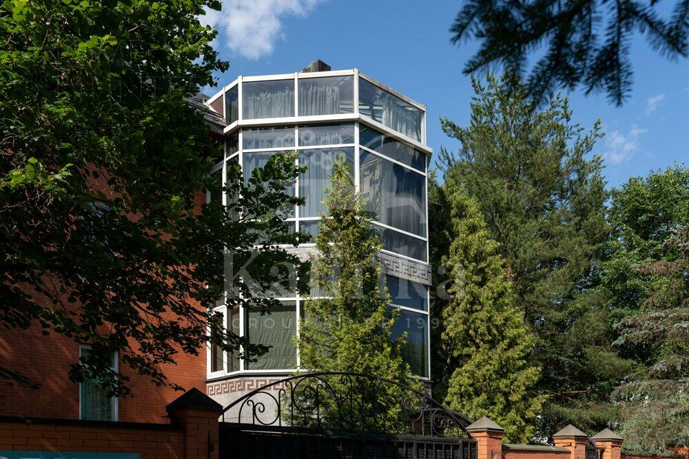 2-этажный коттедж 650 м² с отделкой