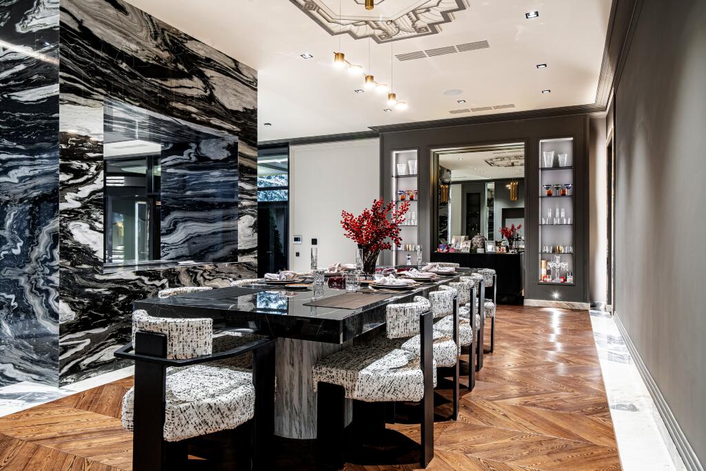 2-этажный коттедж 2 000 м² с отделкой