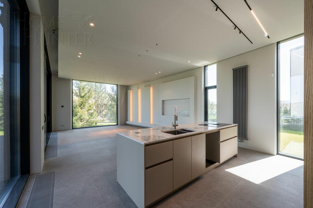 2-этажный коттедж 830 м² с отделкой