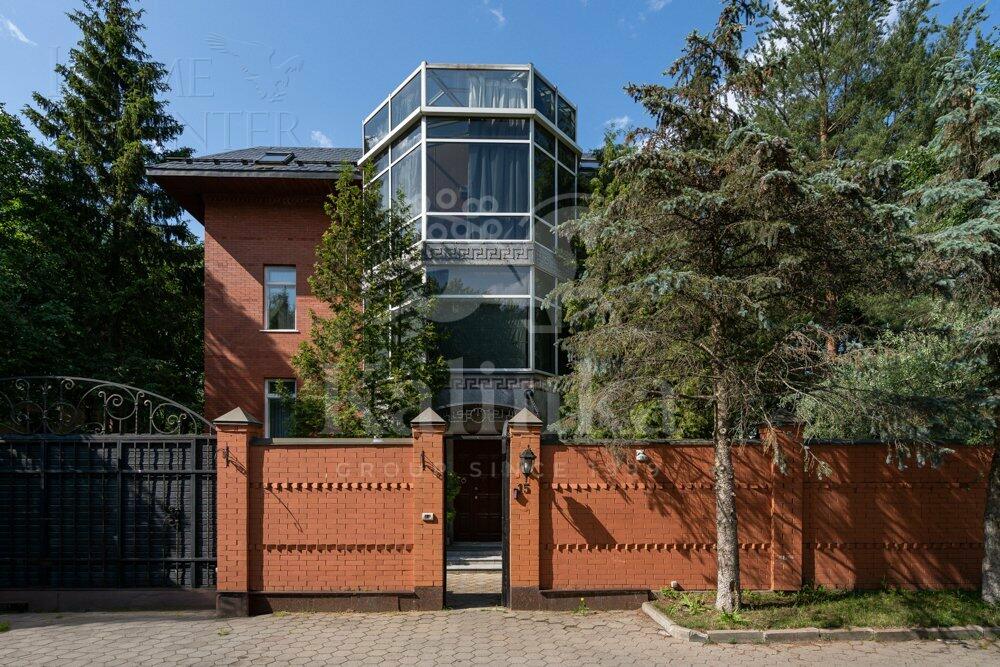 2-этажный коттедж 650 м² с отделкой