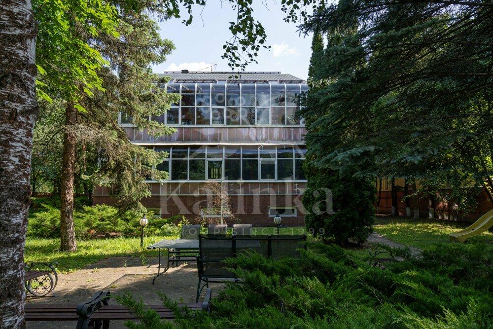 2-этажный коттедж 650 м² с отделкой