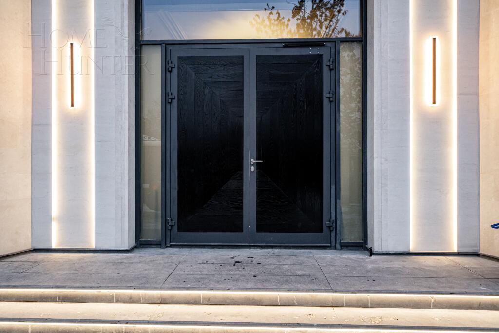 2-этажный коттедж 2 000 м² с отделкой