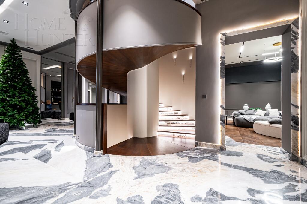 2-этажный коттедж 2 000 м² с отделкой