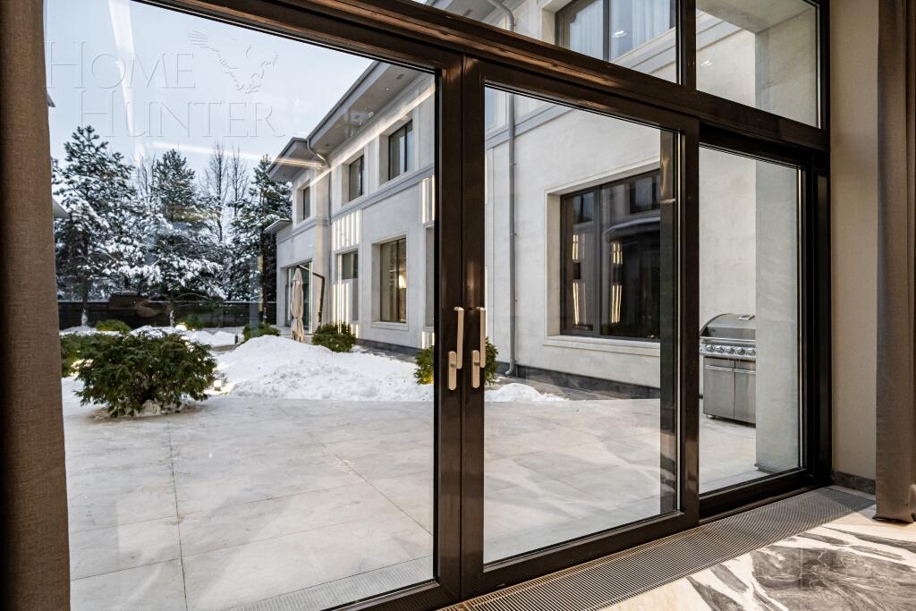 2-этажный коттедж 2 000 м² с отделкой