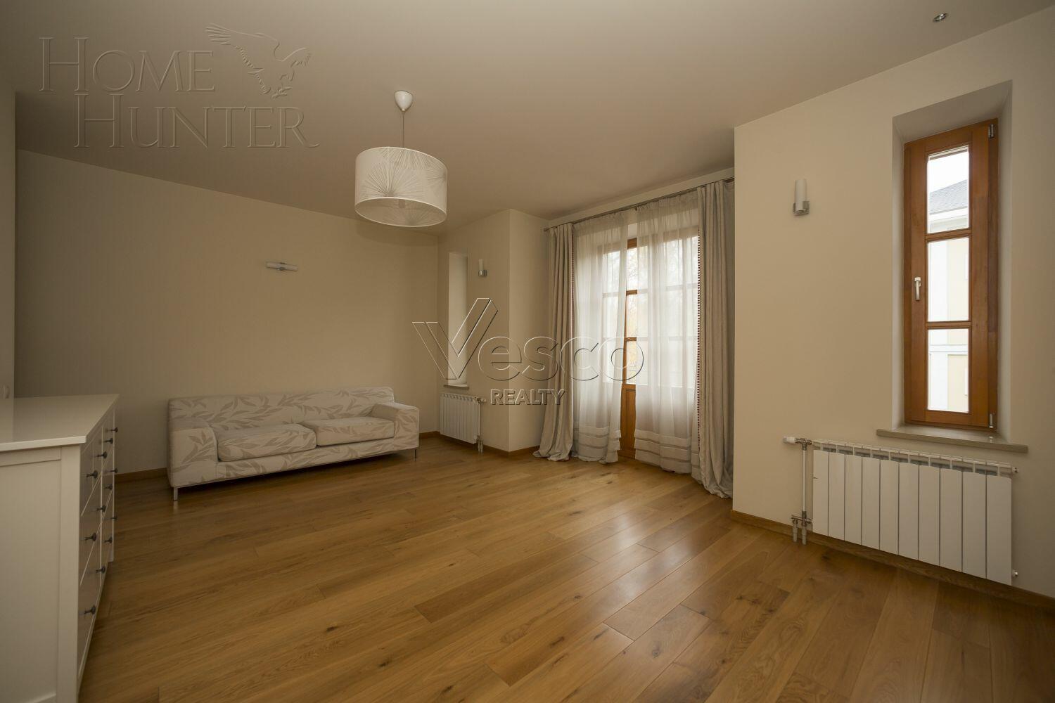 3-этажный коттедж 700 м² с отделкой