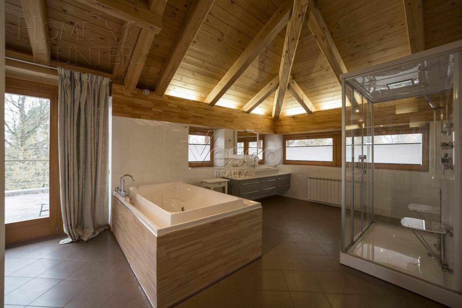 3-этажный коттедж 700 м² с отделкой