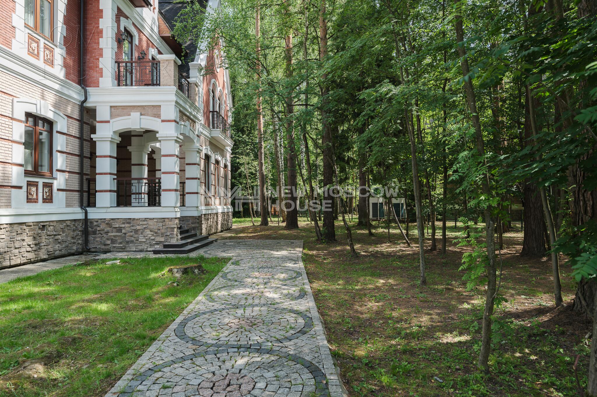 2-этажный коттедж 702 м² с отделкой