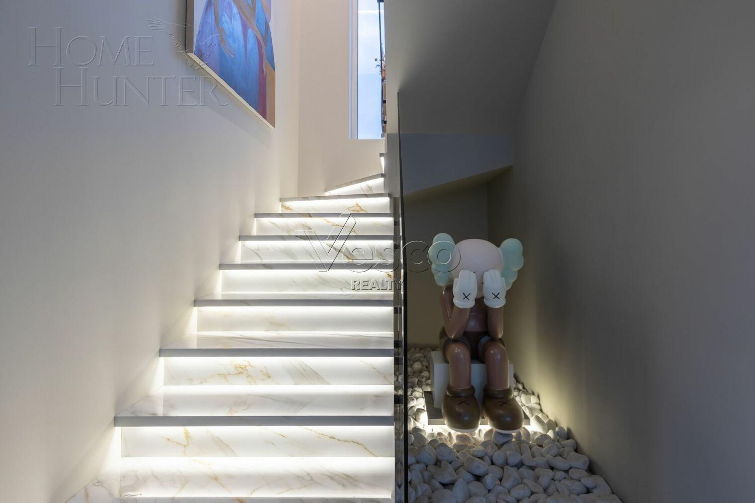 2-этажный коттедж 250 м² с отделкой