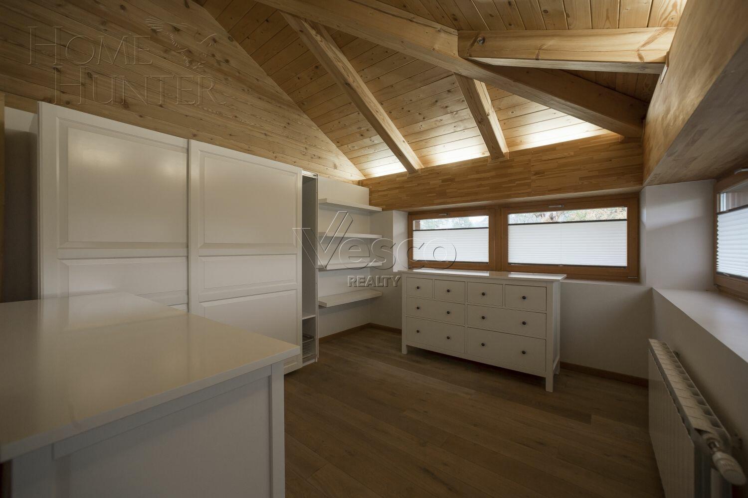 3-этажный коттедж 700 м² с отделкой