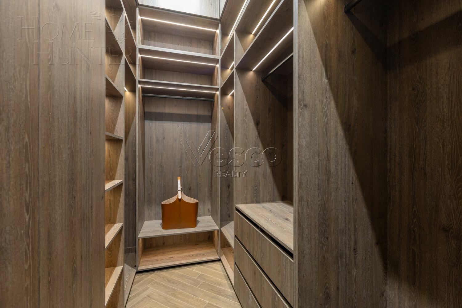 2-этажный коттедж 250 м² с отделкой