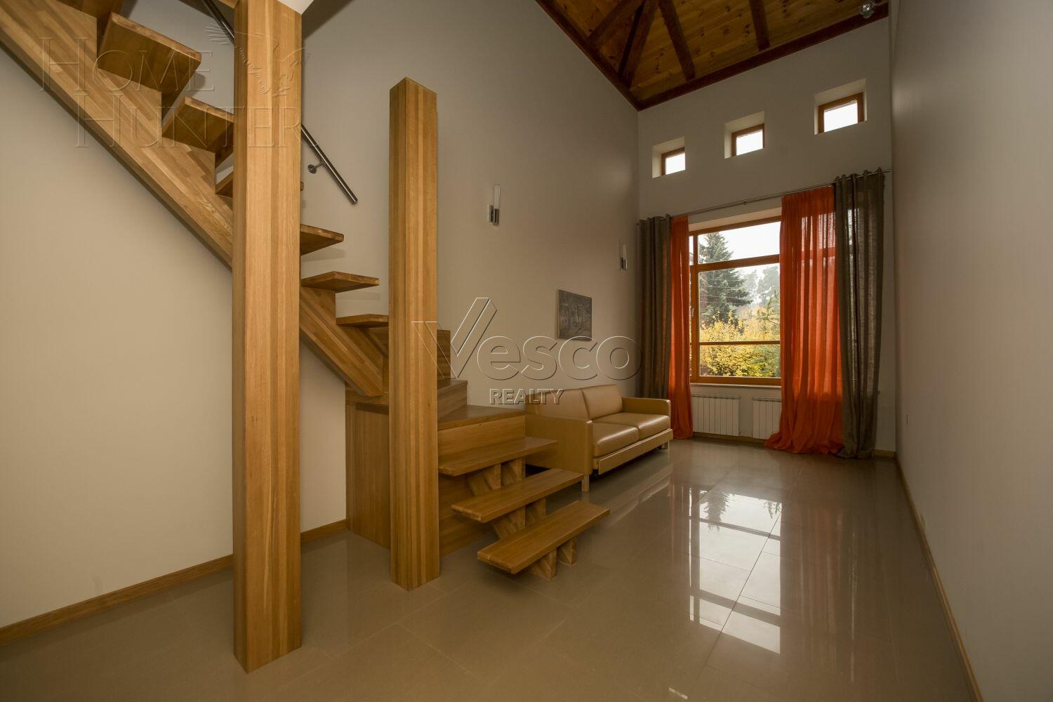 3-этажный коттедж 700 м² с отделкой