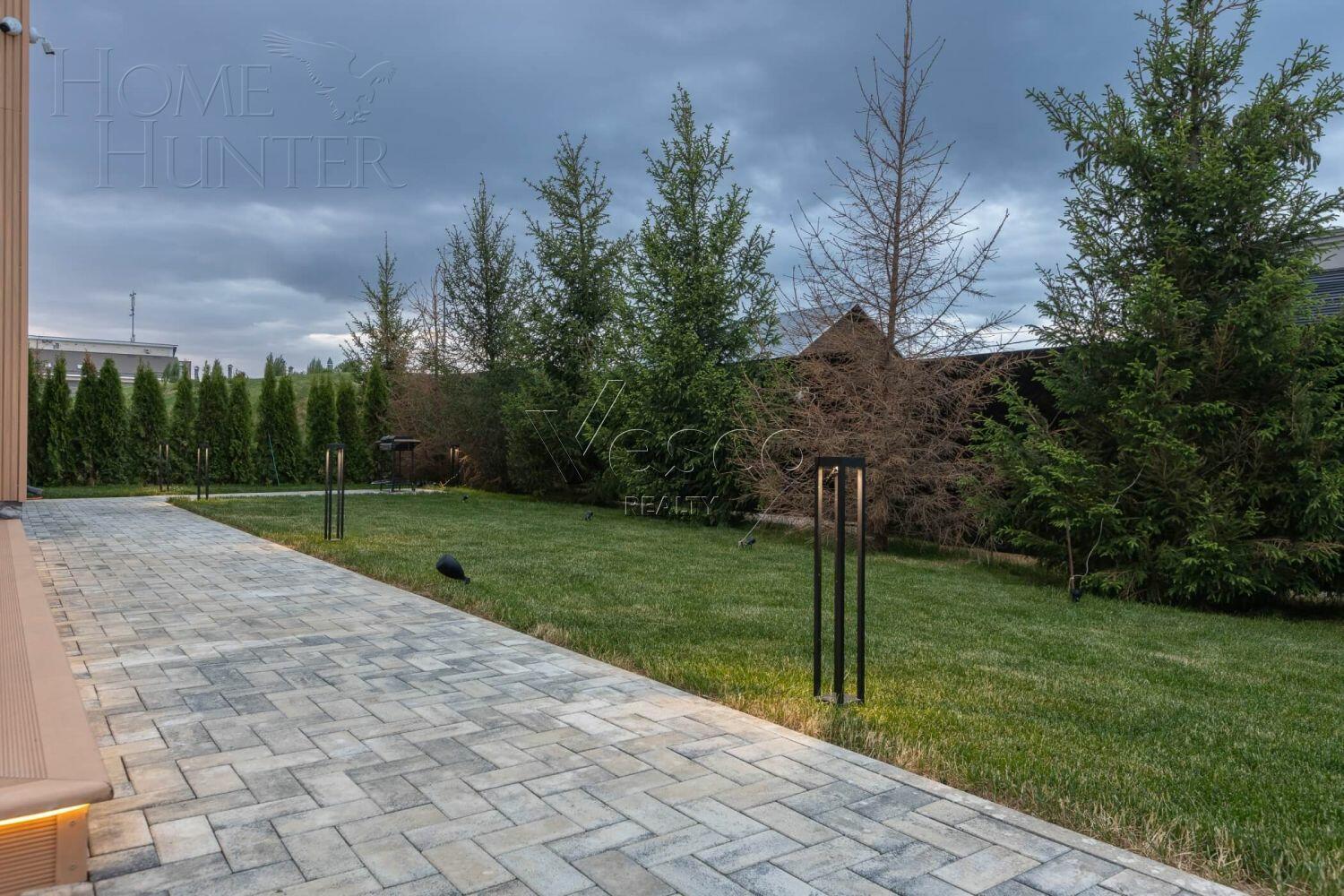 2-этажный коттедж 250 м² с отделкой