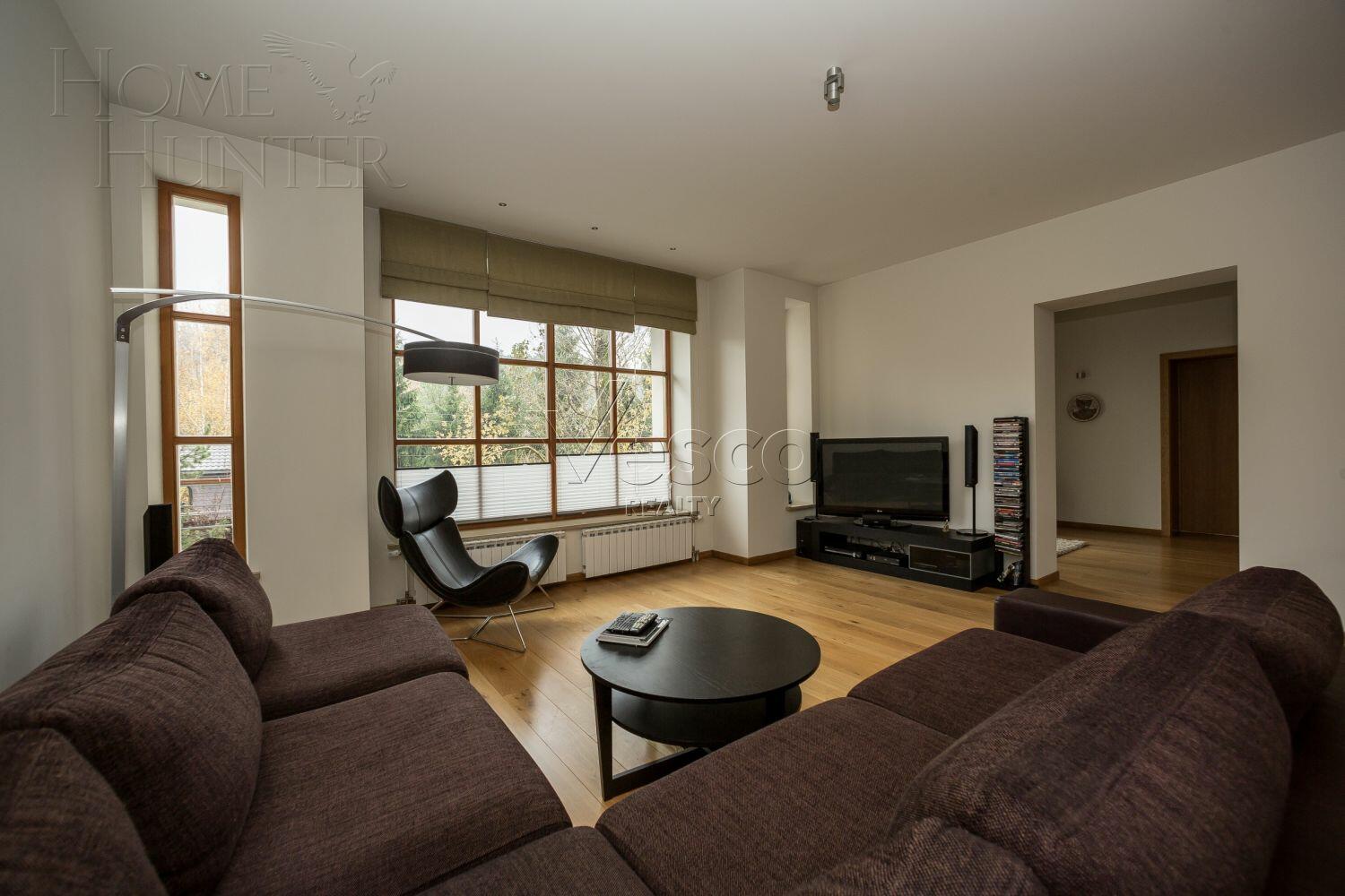 3-этажный коттедж 700 м² с отделкой