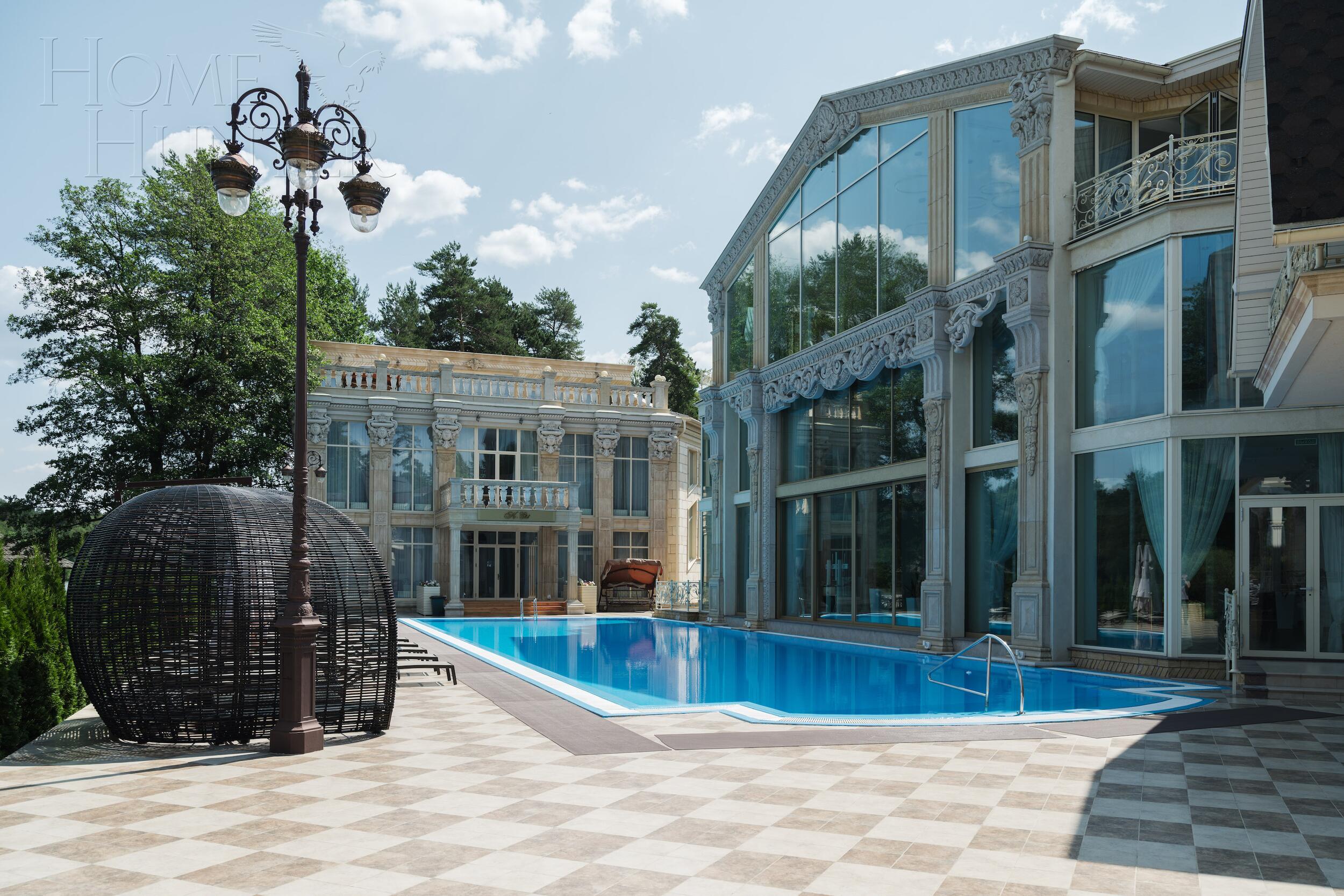 2-этажный коттедж 702 м² с отделкой