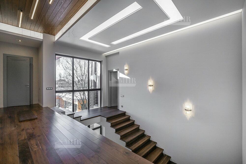 2-этажный коттедж 590 м² с отделкой