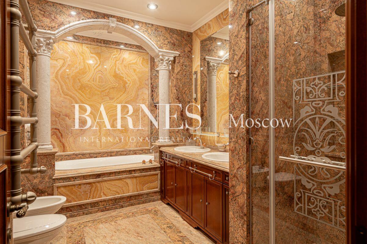 4-КОМН. КВАРТИРА С ОТДЕЛКОЙ 227.6 М² НА 2 ЭТАЖЕ