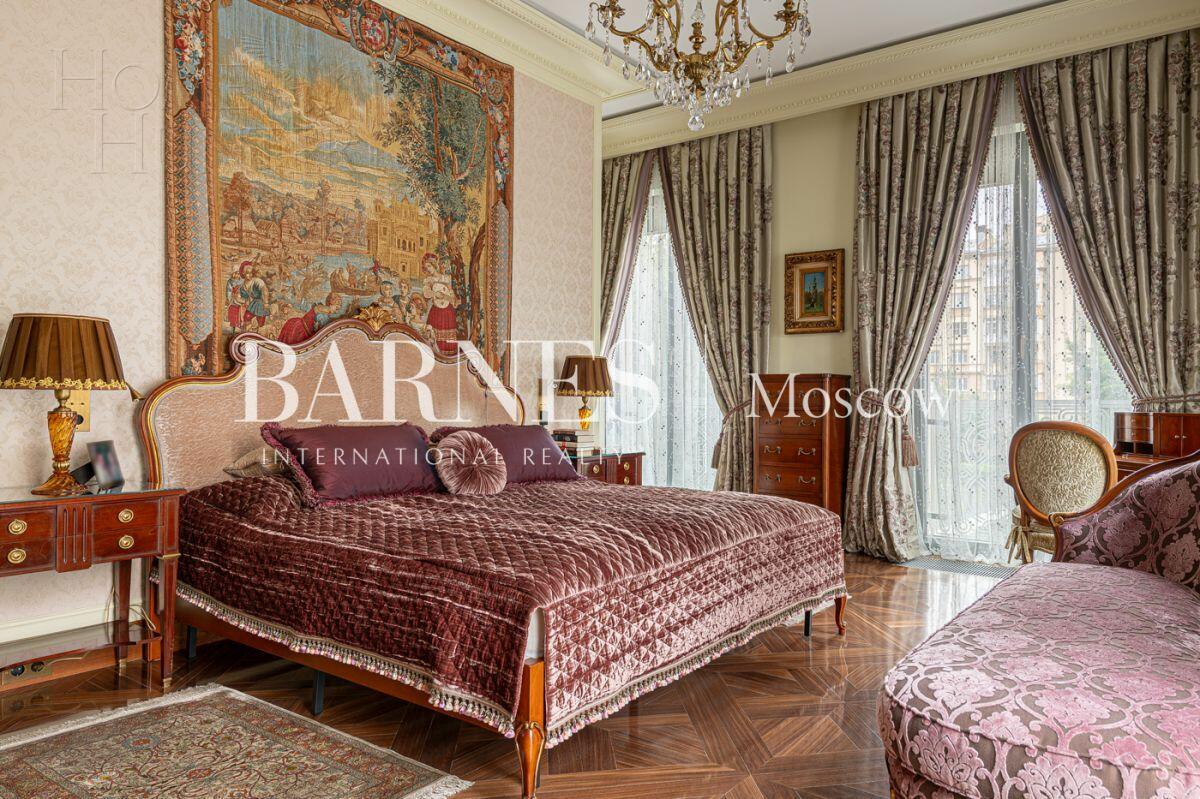 4-КОМН. КВАРТИРА С ОТДЕЛКОЙ 227.6 М² НА 2 ЭТАЖЕ