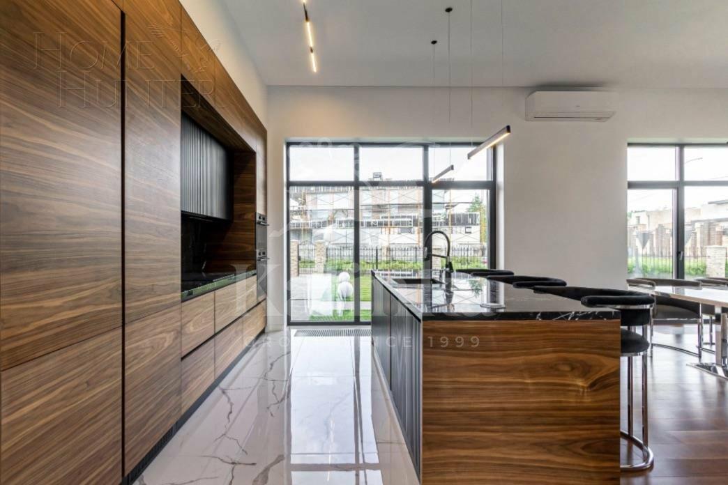 2-этажный коттедж 545 м² с отделкой