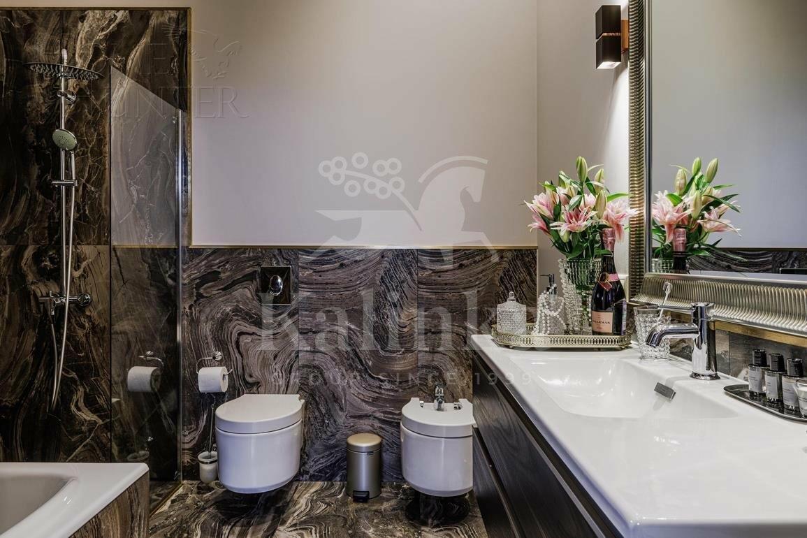 2-этажный коттедж 400 м² с отделкой