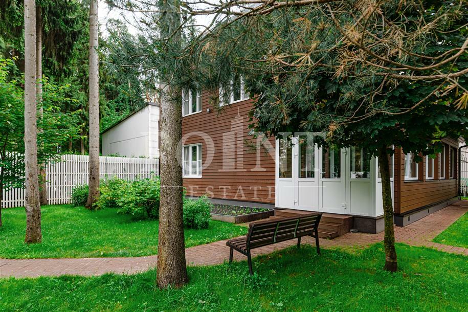 2-этажный коттедж 1 328 м² с отделкой