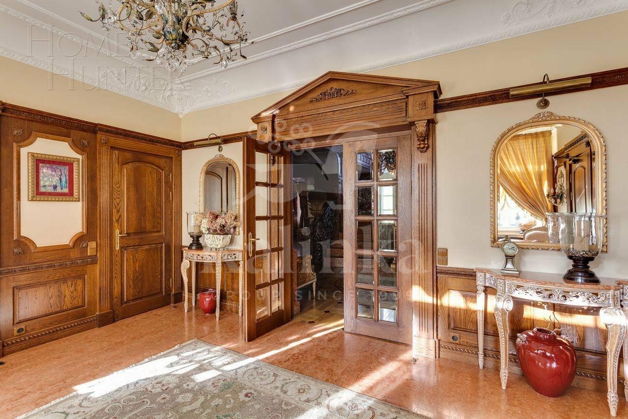 2-этажный коттедж 1 400 м² с отделкой