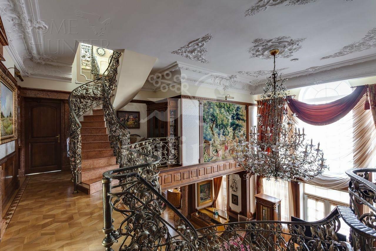 2-этажный коттедж 1 400 м² с отделкой